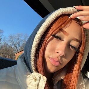 Meet your Posher, Shania